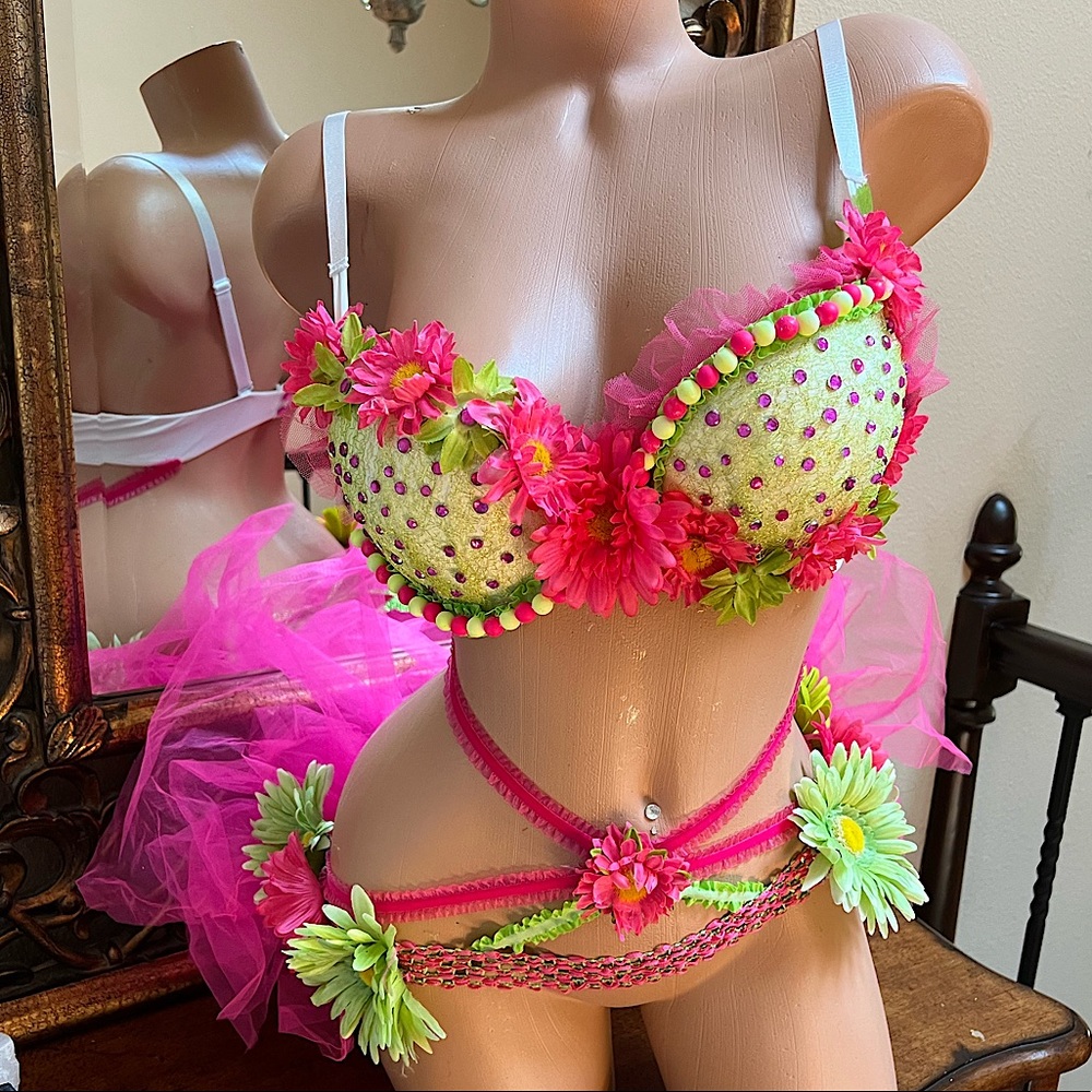 Sexy handmade sequined floral rave bra and tutu matching set Halloween costume